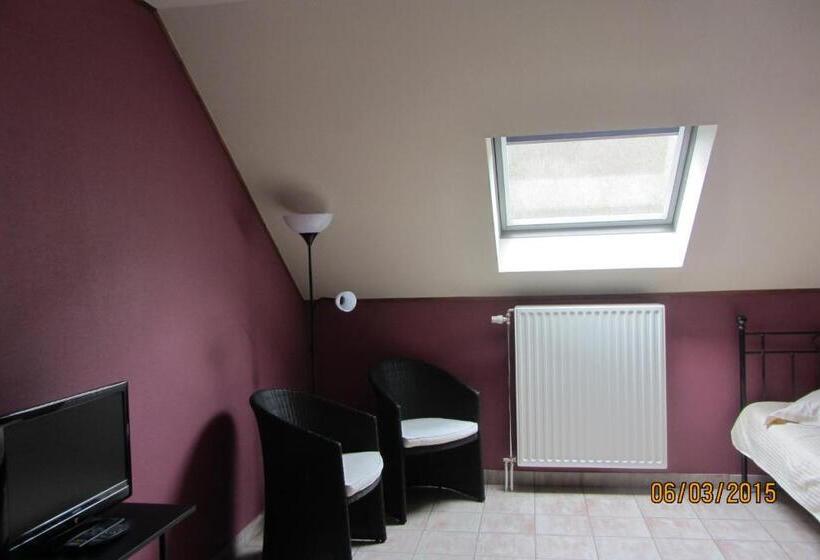 בית מלון כפרי Auberge De La Lesse