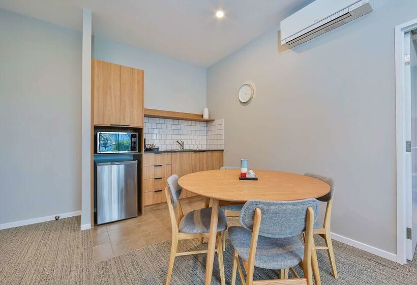 בית מלון כפרי Best Western Plus North Lakes