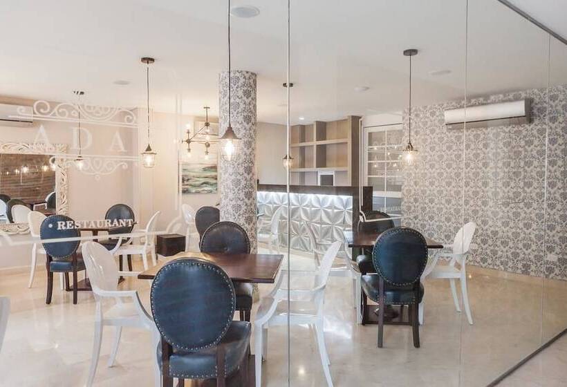 Отель Boutique Adaz