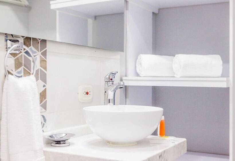 Отель Boutique Adaz