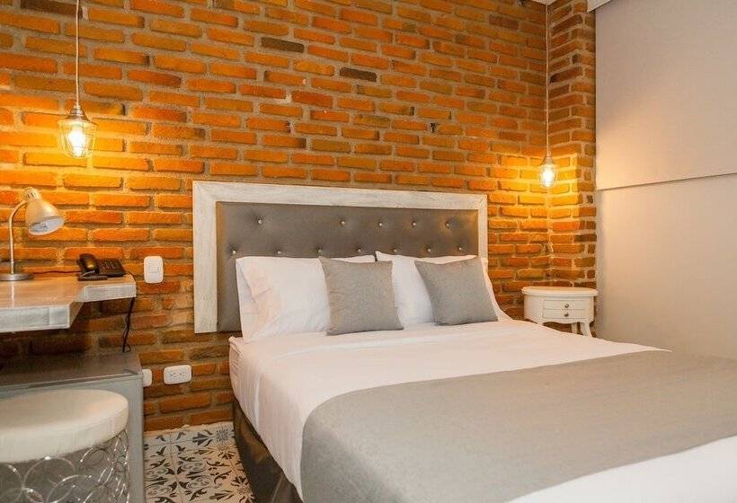 Отель Boutique Adaz