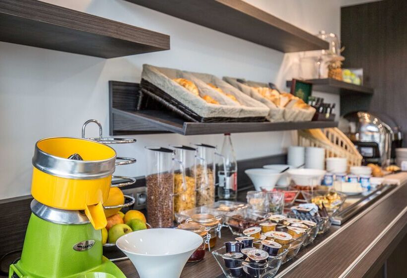 호텔 Campanile  Metz Centre Gare