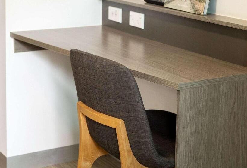 فندق Ibis Darwin Airport