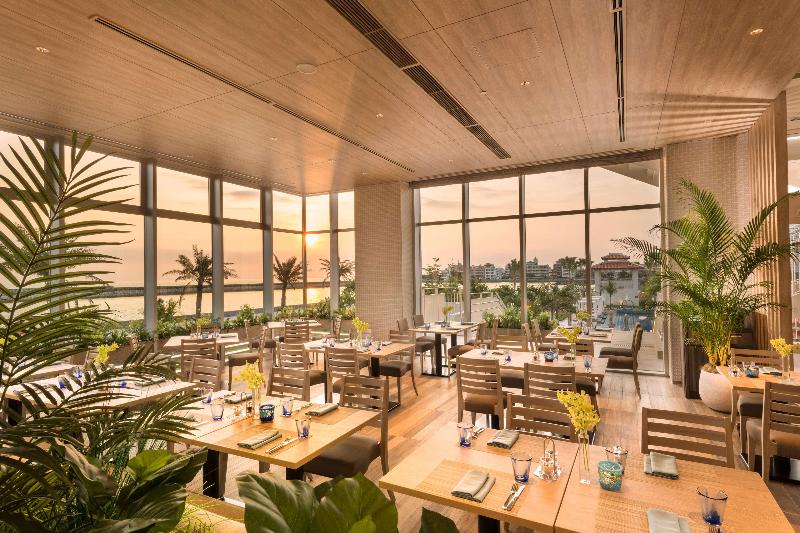 בית מלון כפרי Doubletree By Hilton Okinawa Chatan Resort