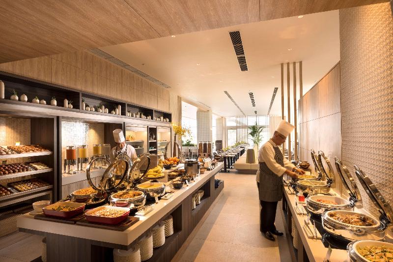 בית מלון כפרי Doubletree By Hilton Okinawa Chatan Resort