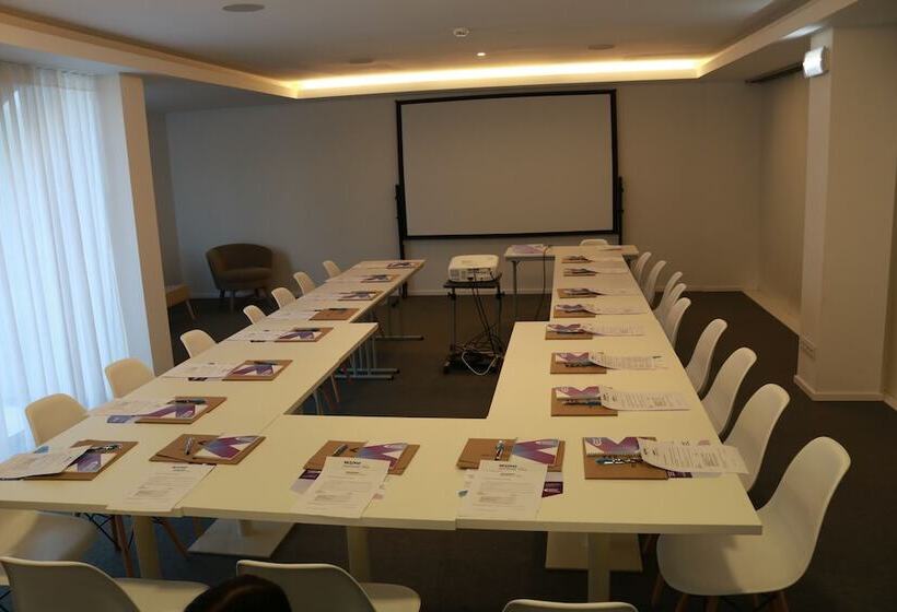 فندق Essence Inn Marianos