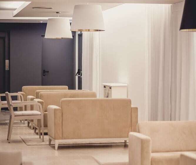 فندق Essence Inn Marianos