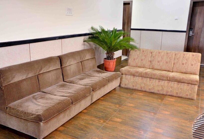 فندق Fab Prashant Deluxe