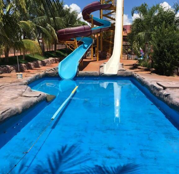 ホテル Grandes Lagos Resorts E Parque Aquático
