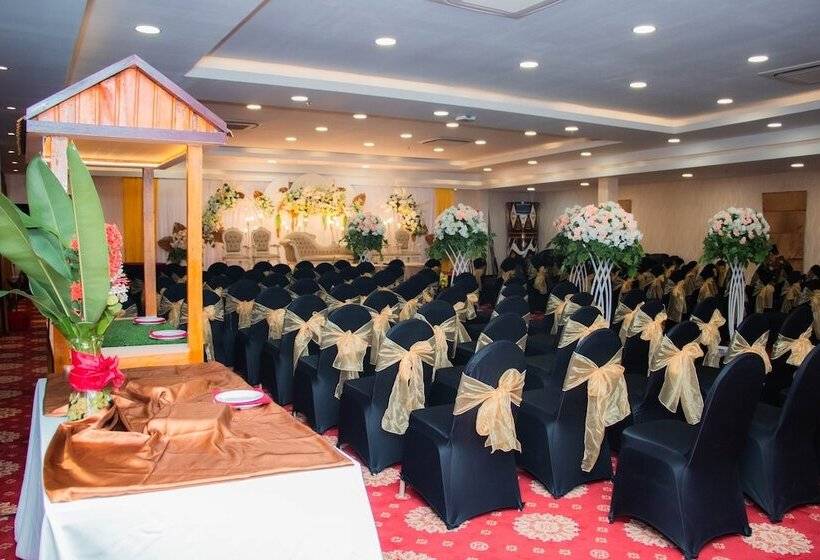 هتل Horison Express Sentani