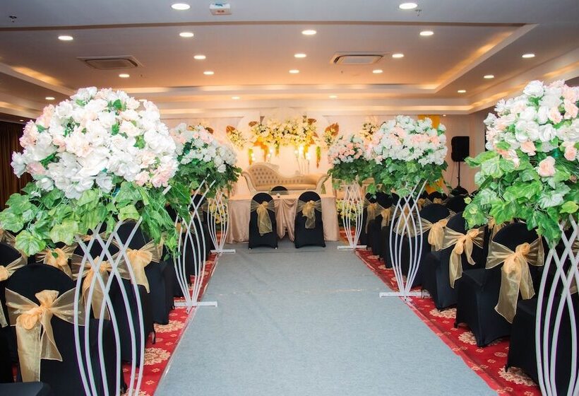 هتل Horison Express Sentani