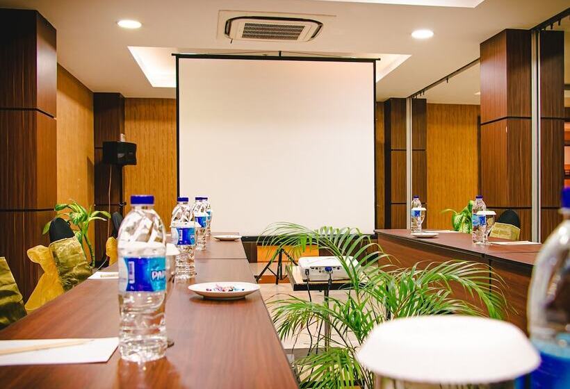 هتل Horison Express Sentani