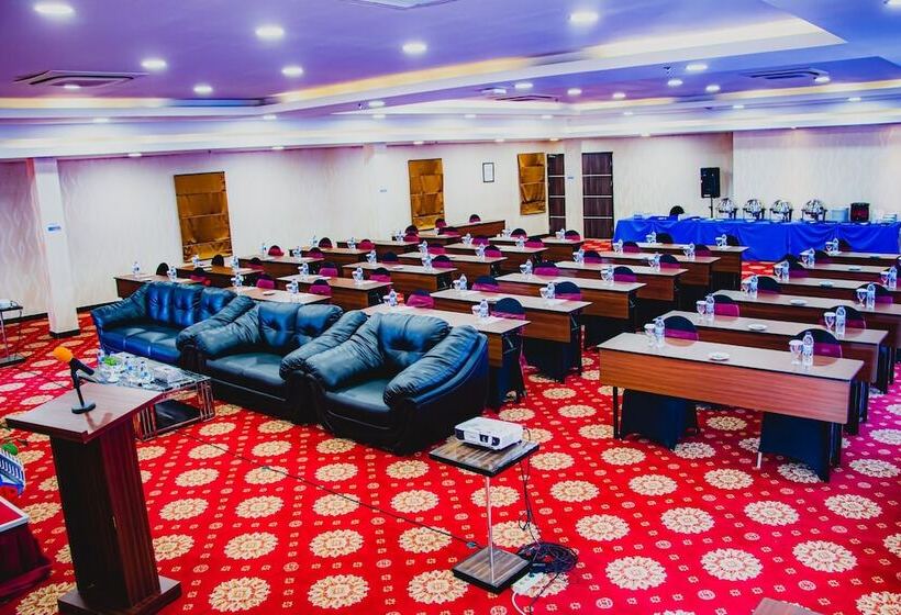 هتل Horison Express Sentani