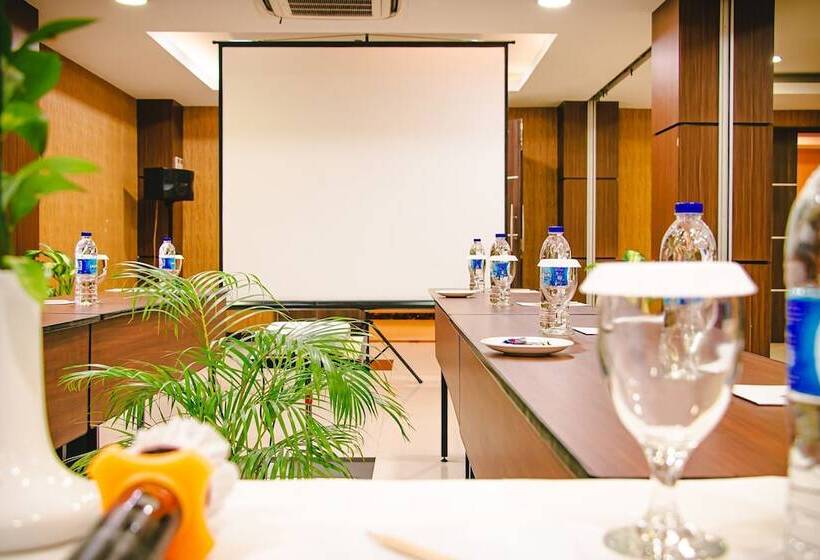 هتل Horison Express Sentani