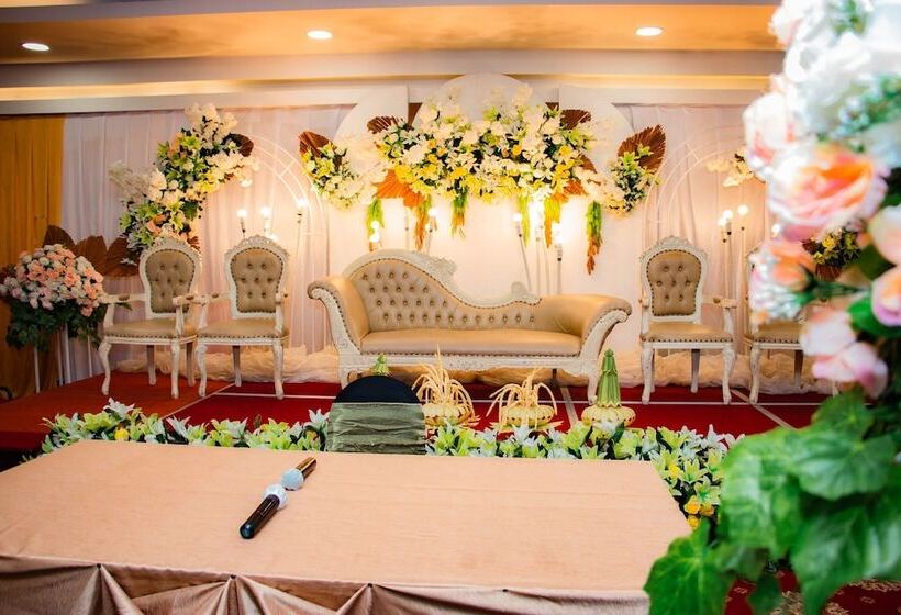 هتل Horison Express Sentani