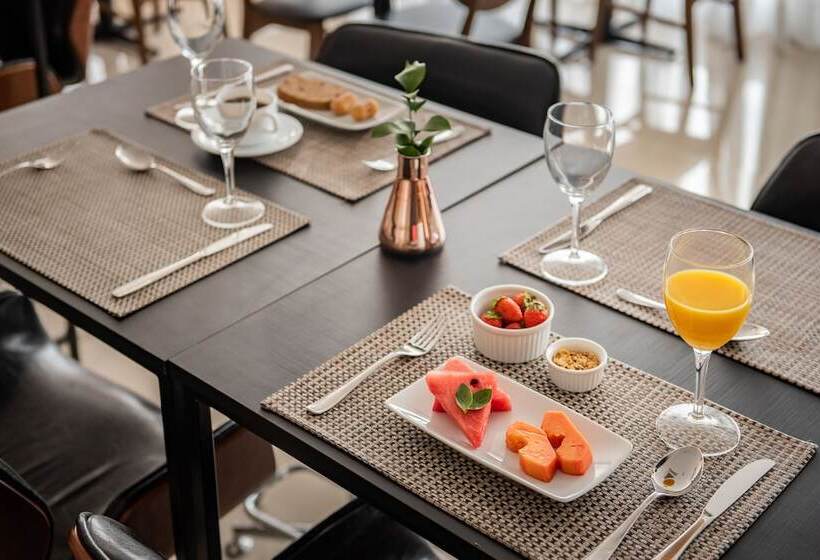 ホテル Intercity Sao Leopoldo