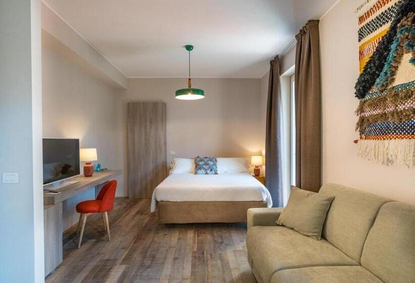 Отель Marina Garden