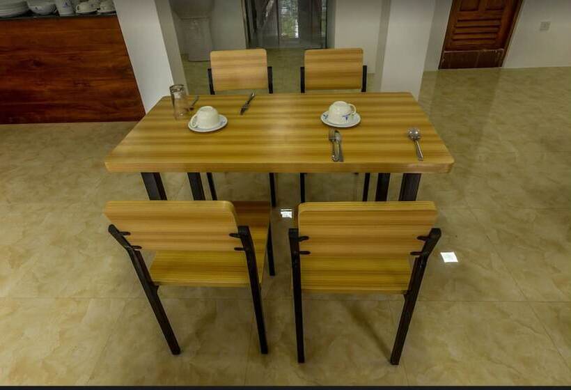 Отель Metro Port City