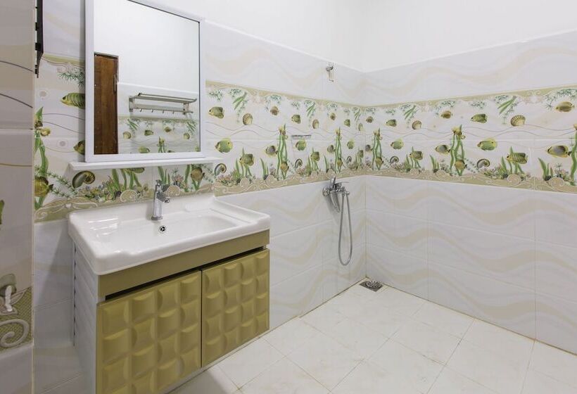 Отель Metro Port City