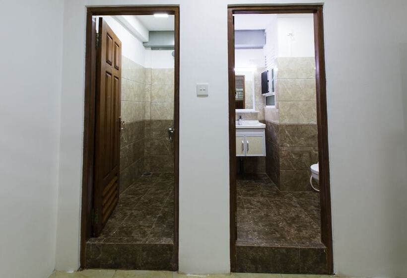 Отель Metro Port City