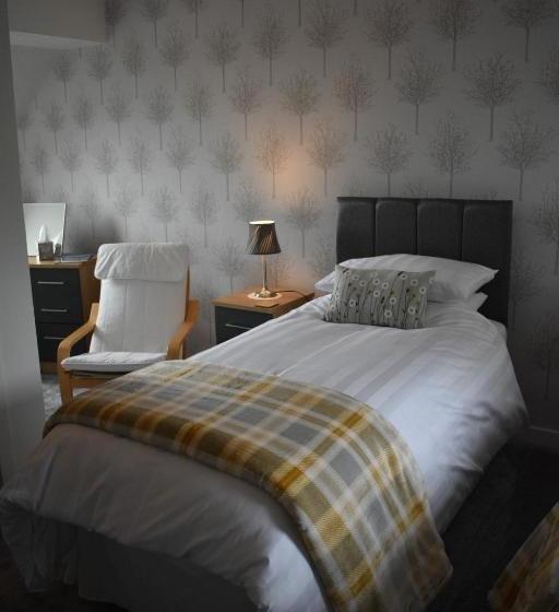 فندق Monturpie Guest House