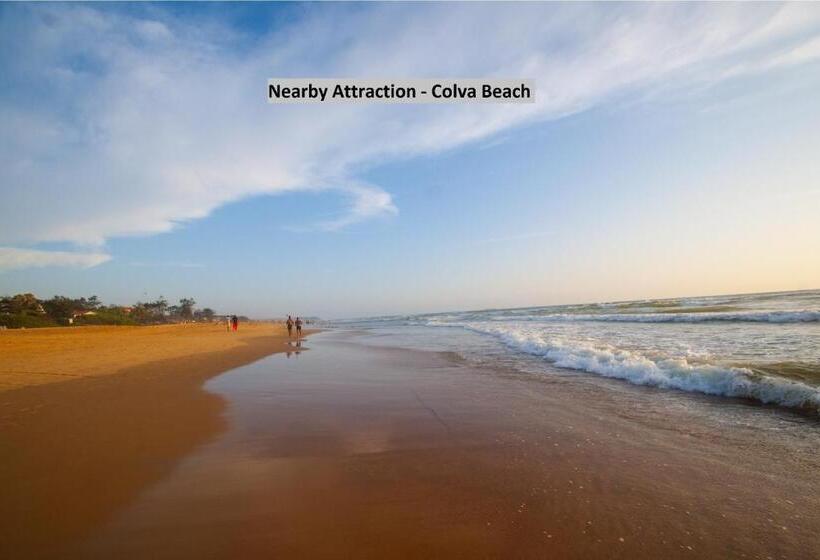 Super Hotel O The Goan Courtyard