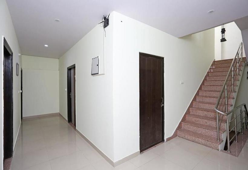 ホテル Collection O 28716 Aditya Residency