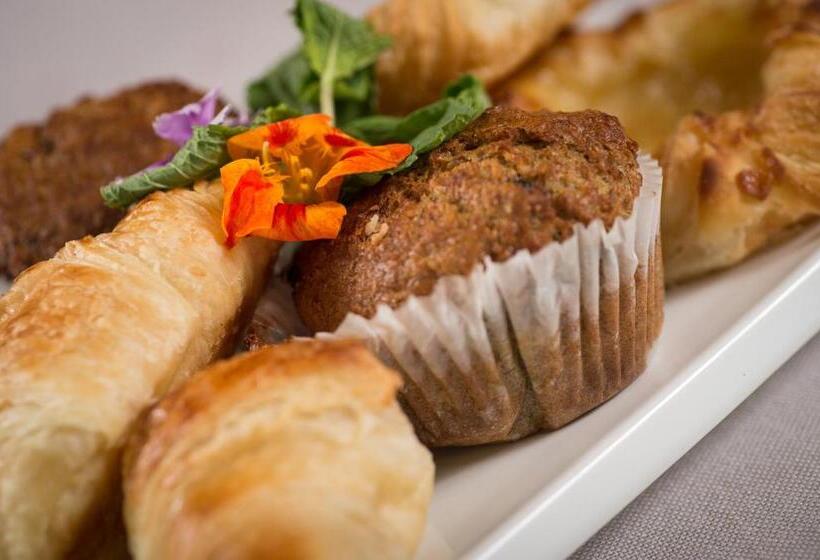 Riboville Boutique Hotel And Restaurant