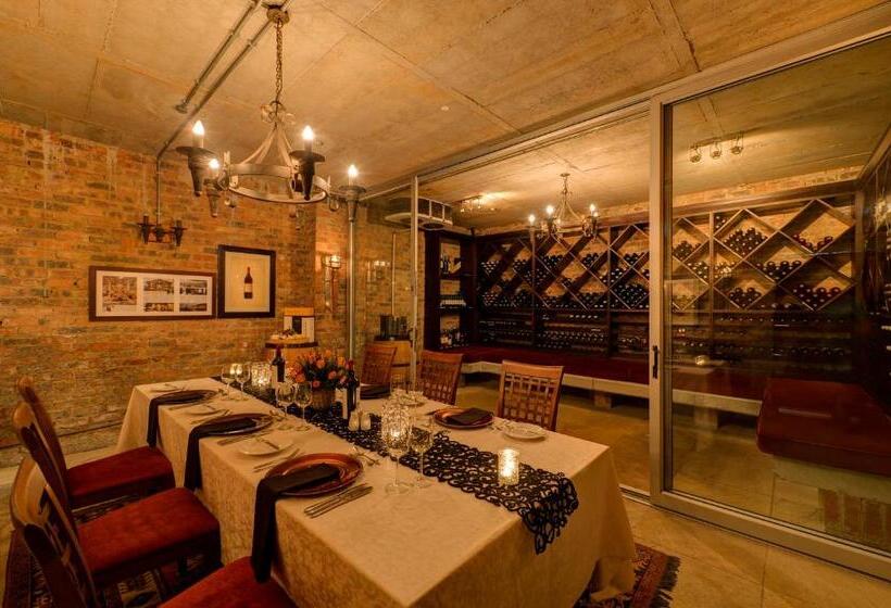 Riboville Boutique Hotel And Restaurant