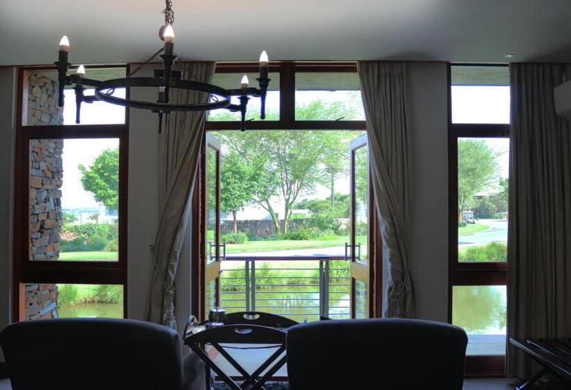 Riboville Boutique Hotel And Restaurant