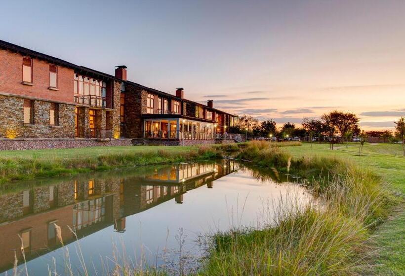 Riboville Boutique Hotel And Restaurant