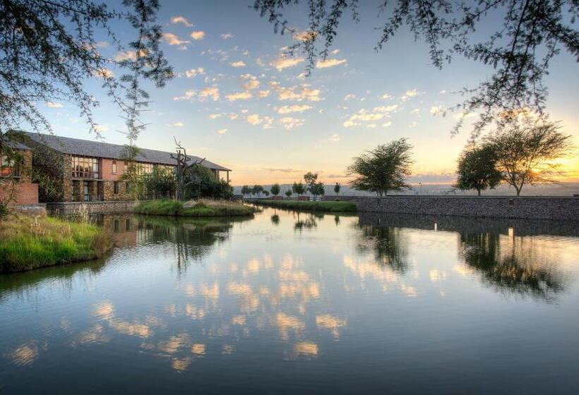 Riboville Boutique Hotel And Restaurant