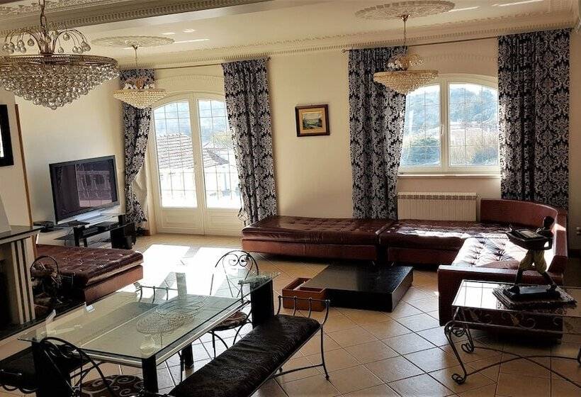 فندق Silver Village Residence