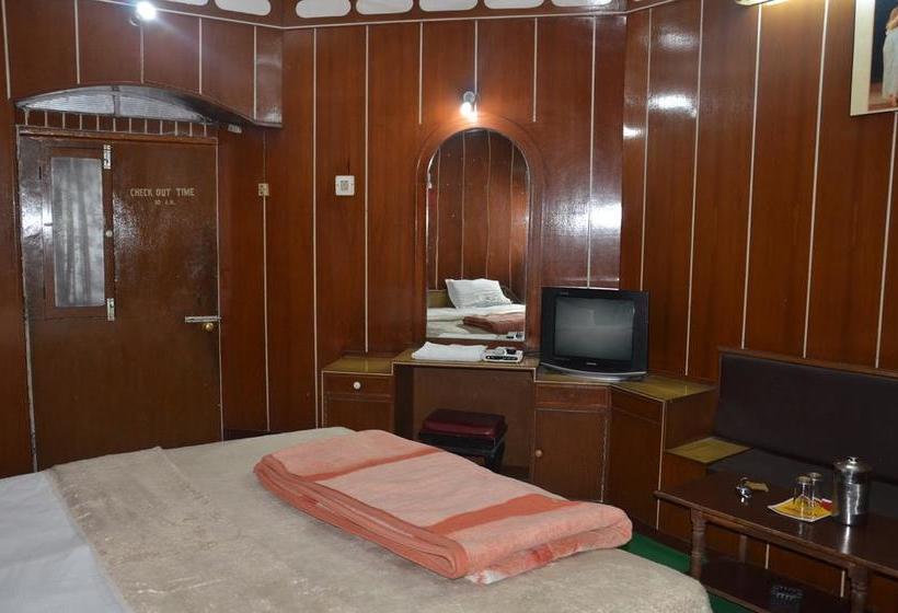 ホテル Atithi, Near Yes Bank, Mall Road, Mussoorie