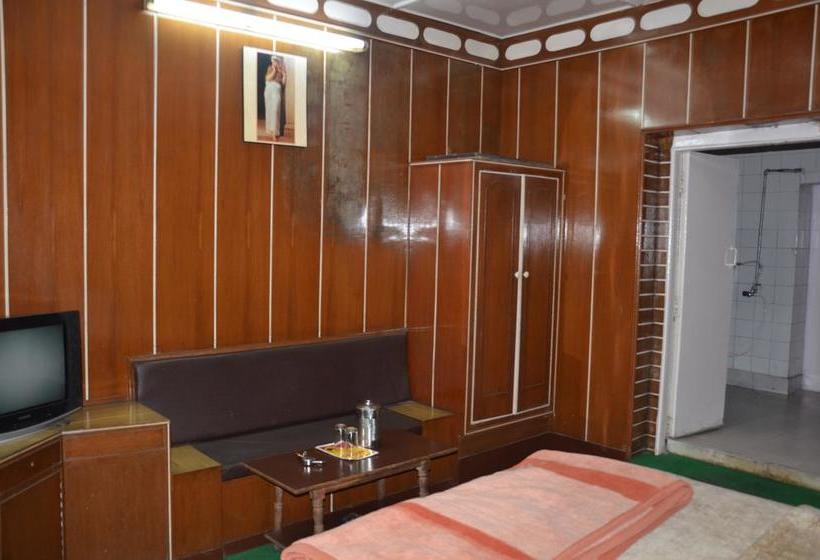 ホテル Atithi, Near Yes Bank, Mall Road, Mussoorie