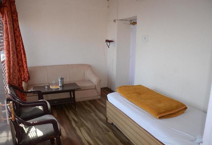 ホテル Atithi, Near Yes Bank, Mall Road, Mussoorie