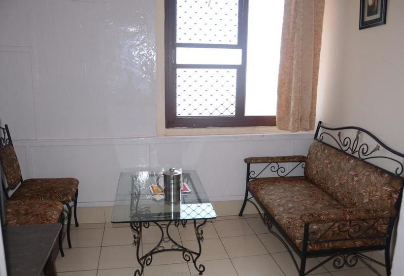 ホテル Atithi, Near Yes Bank, Mall Road, Mussoorie