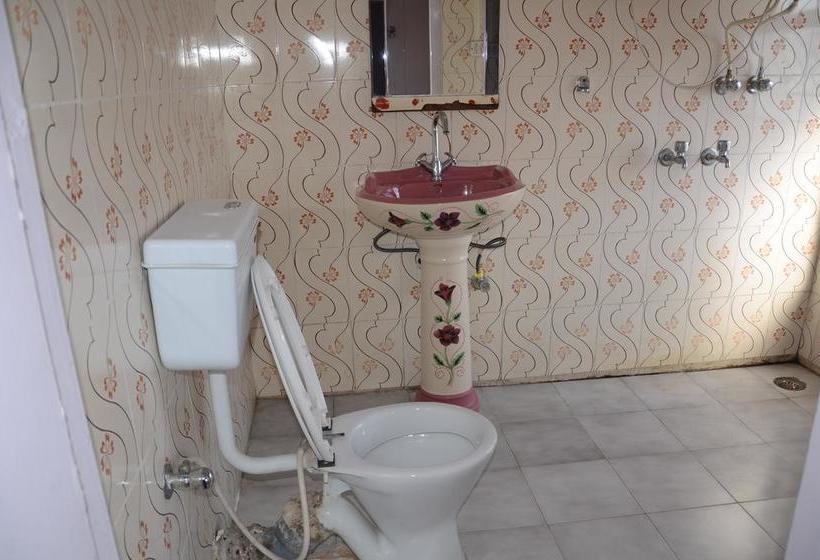 ホテル Atithi, Near Yes Bank, Mall Road, Mussoorie