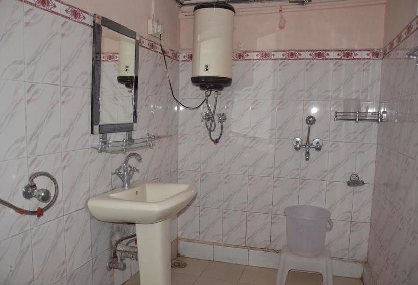 ホテル Atithi, Near Yes Bank, Mall Road, Mussoorie