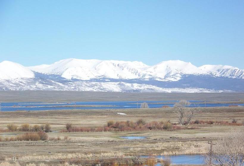 فندق على الطريق North Park Inn & Suites