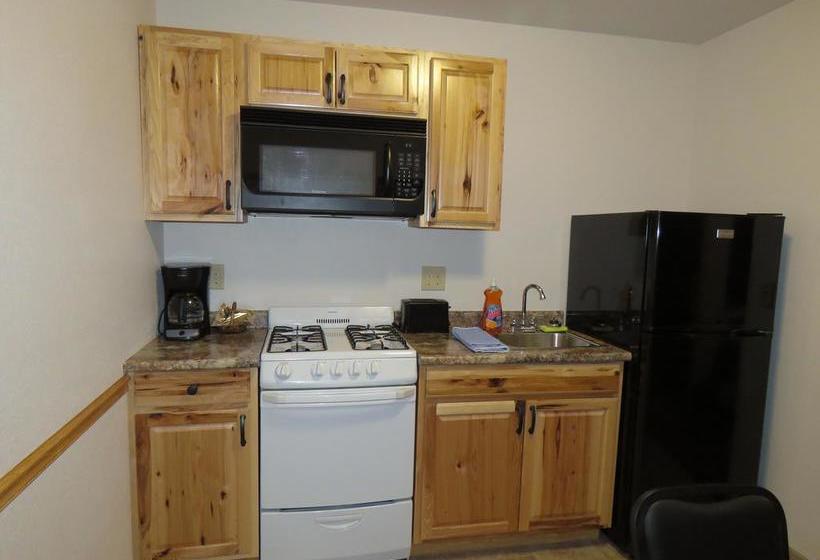 فندق على الطريق North Park Inn & Suites