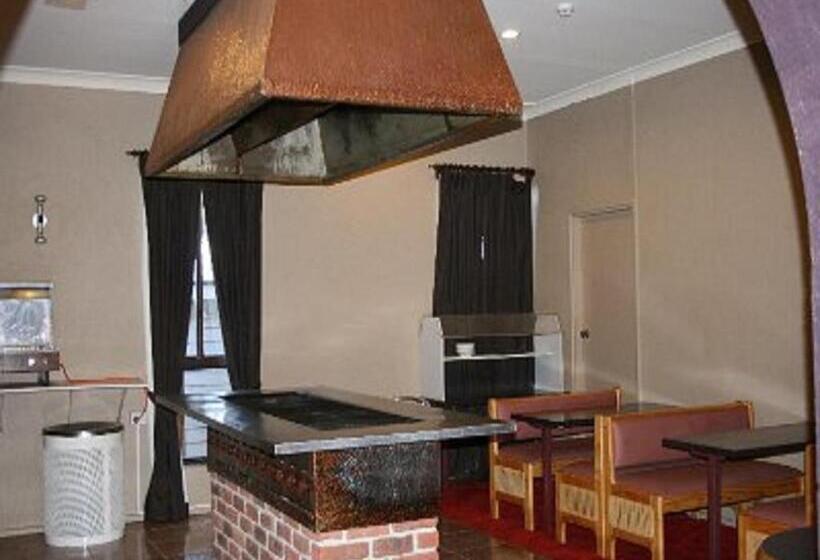 מוטל Southern Cross Motor Inn
