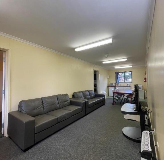 מוטל Southern Cross Motor Inn