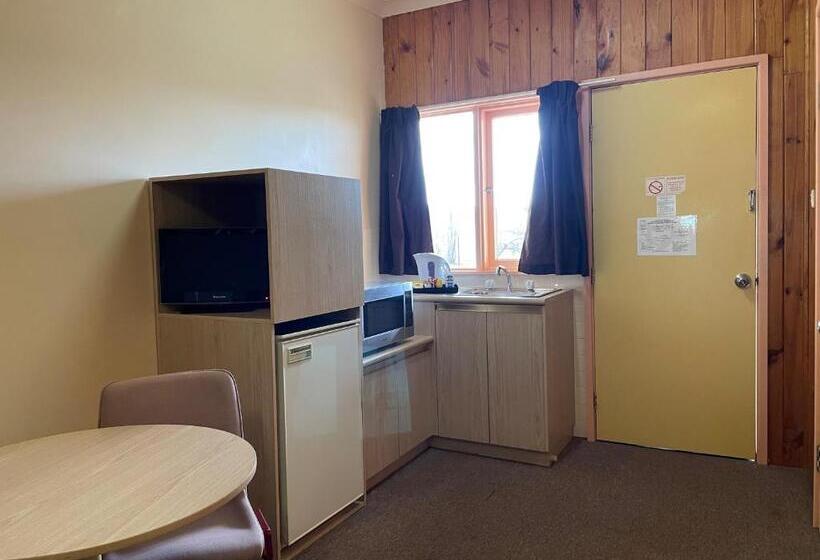 מוטל Southern Cross Motor Inn