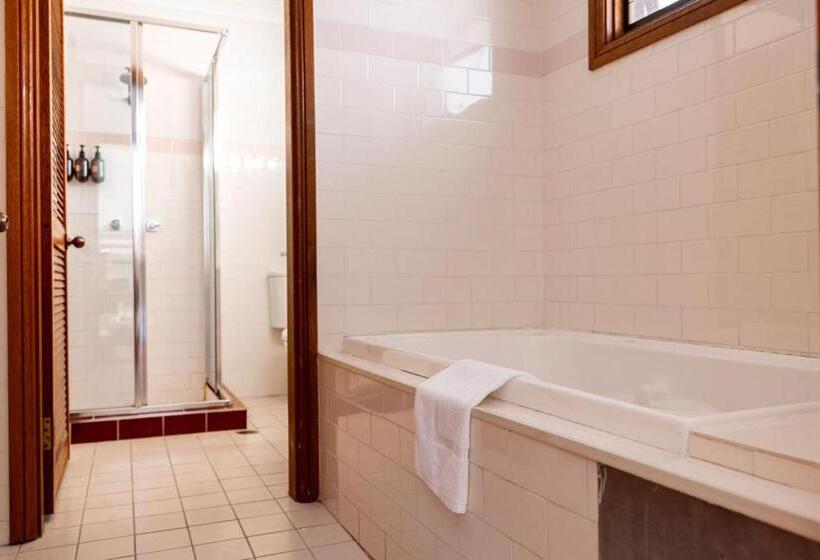 מוטל Wisemans Retreat