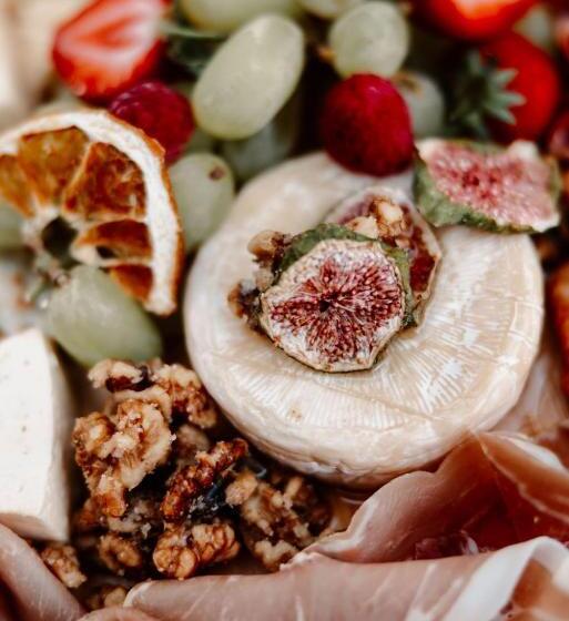 מוטל Wisemans Retreat