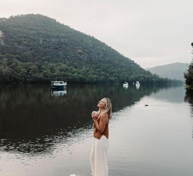 מוטל Wisemans Retreat