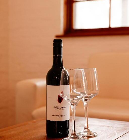 מוטל Wisemans Retreat