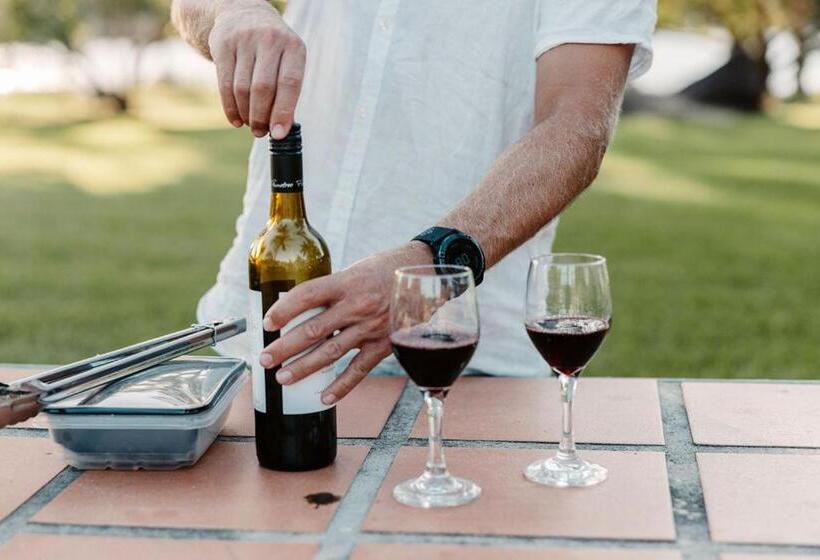 מוטל Wisemans Retreat