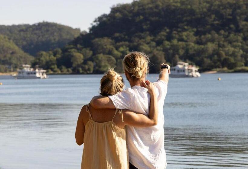 מוטל Wisemans Retreat